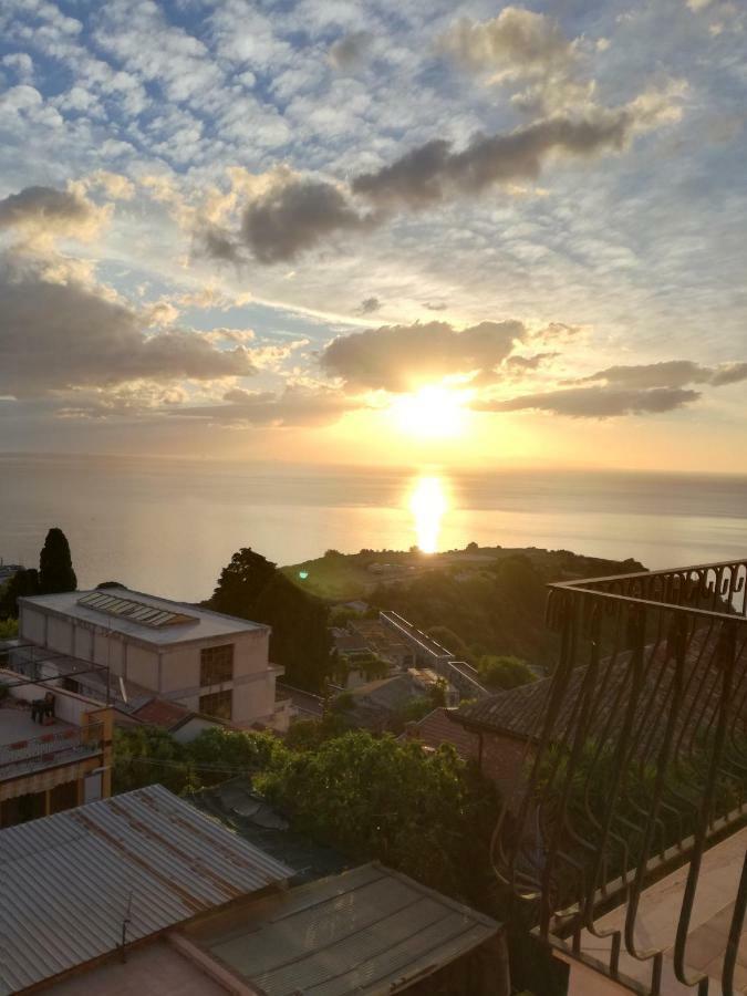 Iriss Bed and Breakfast Taormina Eksteriør billede